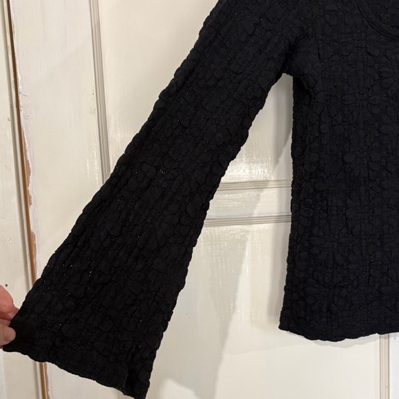 Old Navy Black Textured Long Sleeve Top - Picture 3 of 6